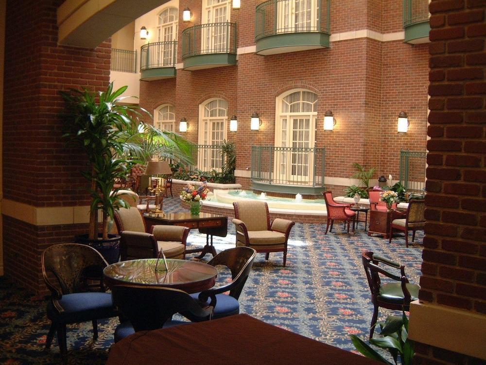 Hotel At Old Town Wichita Exterior photo